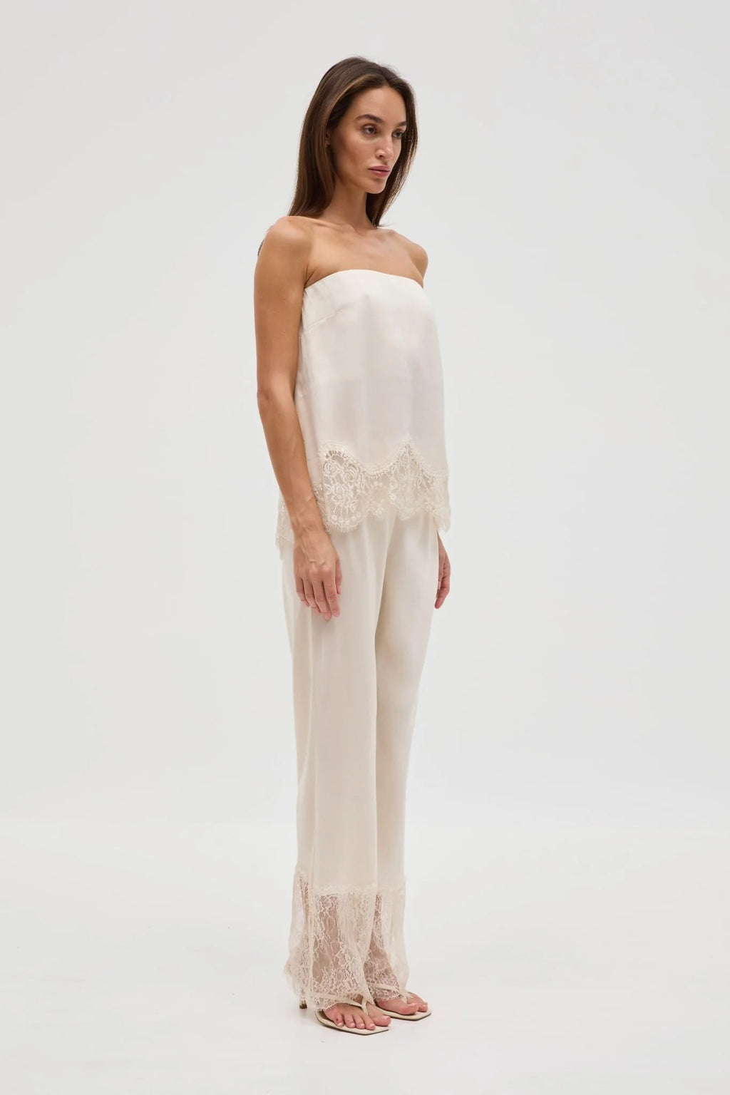 VISIONS STRAPLESS LACE TOP