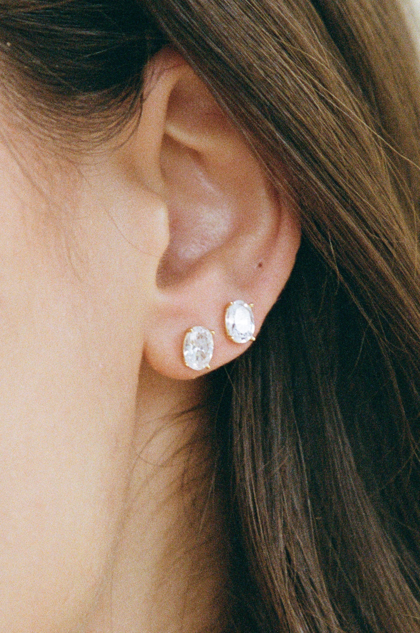 OVAL STUDS 1CT - GOLD